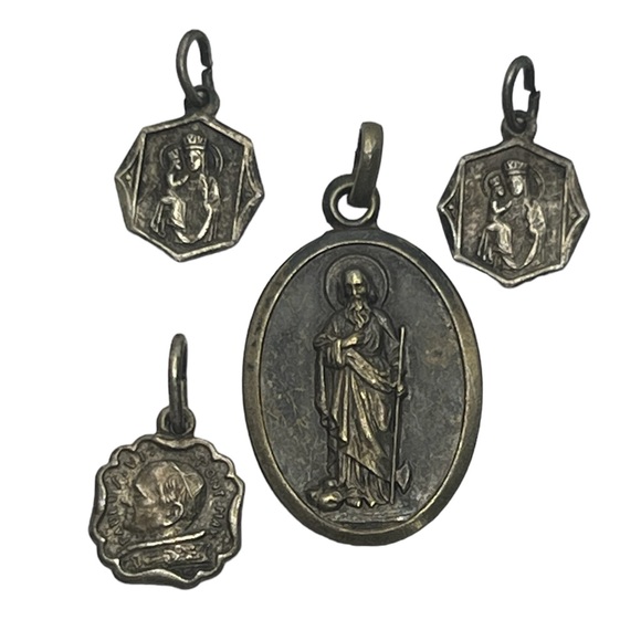 Catholic religious medallion pendants for necklace Jesus Mary Pope silver tone - Picture 1 of 15